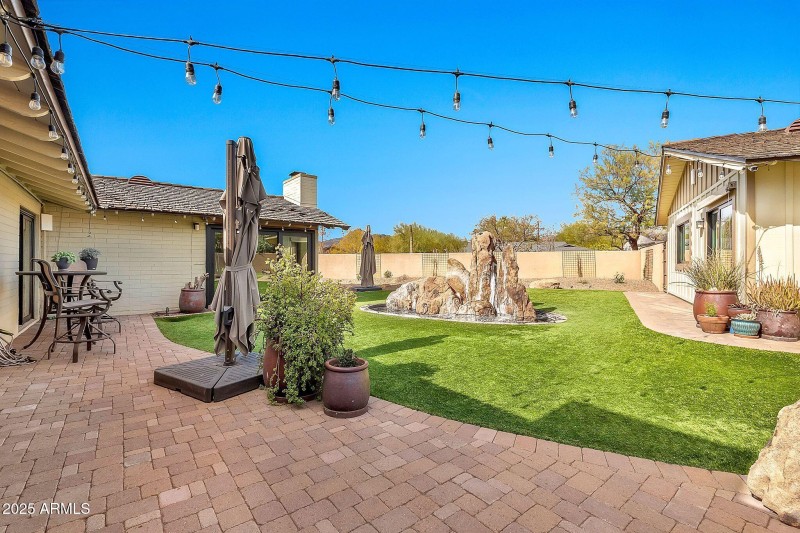Low-maintenence backyard