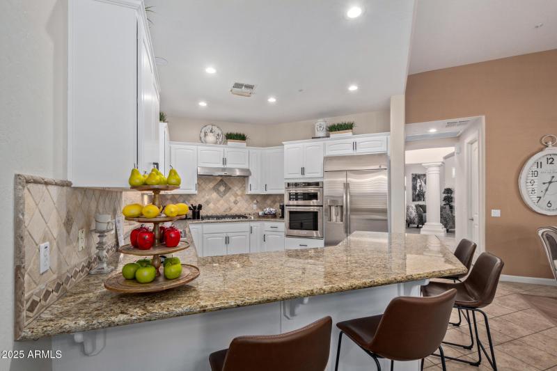 Kitchen with Breakfast Bar