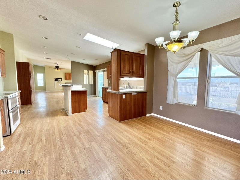 Dining to kitchen