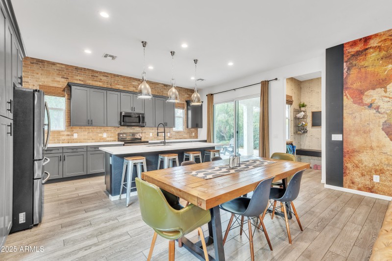 367 kitchen dining area