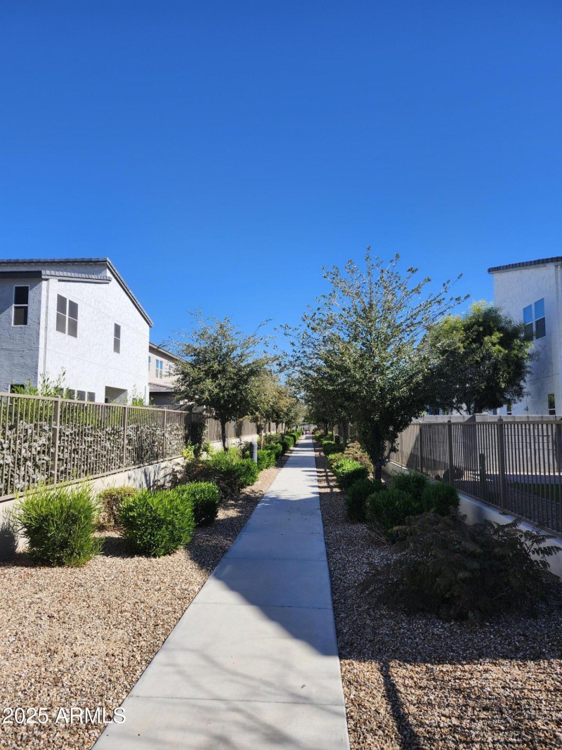 157th Ln Community Walking Path