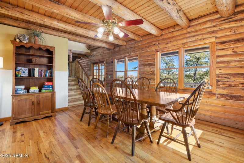 13-Dining Room (2)