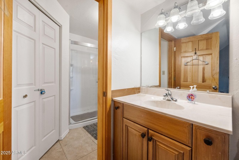 38-Jack and Jill Bathroom
