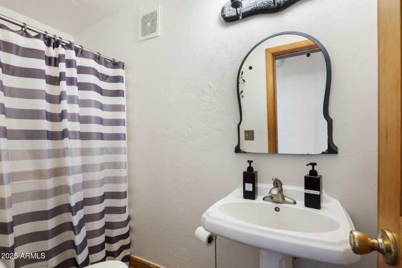 36-Bathroom 5