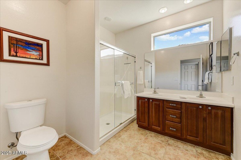 11-Full Bathroom