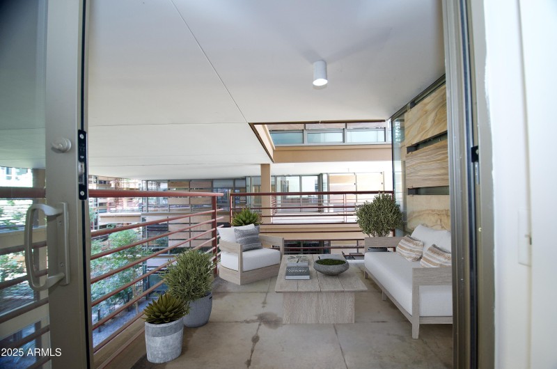 Patio VS
