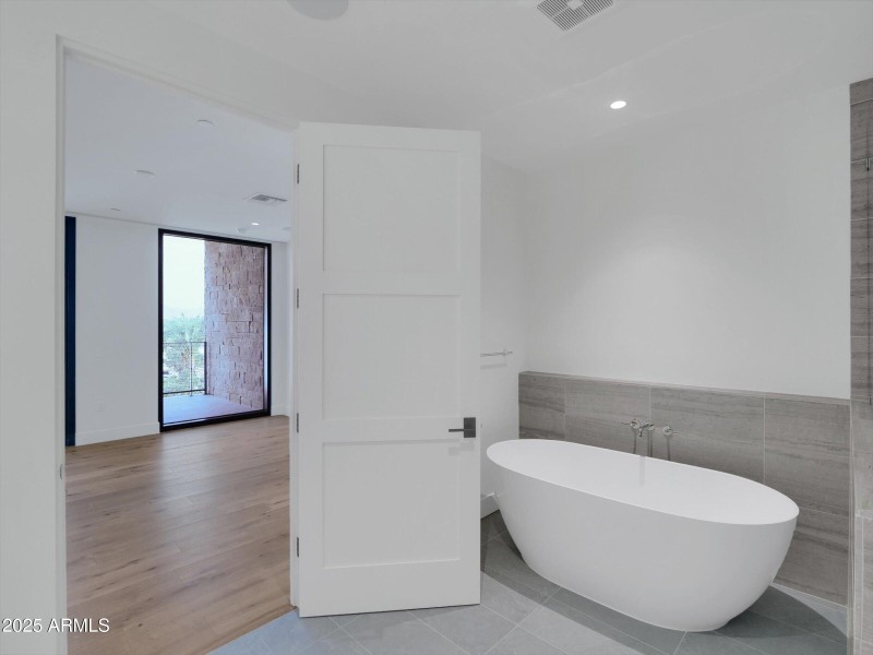 Primary Tub