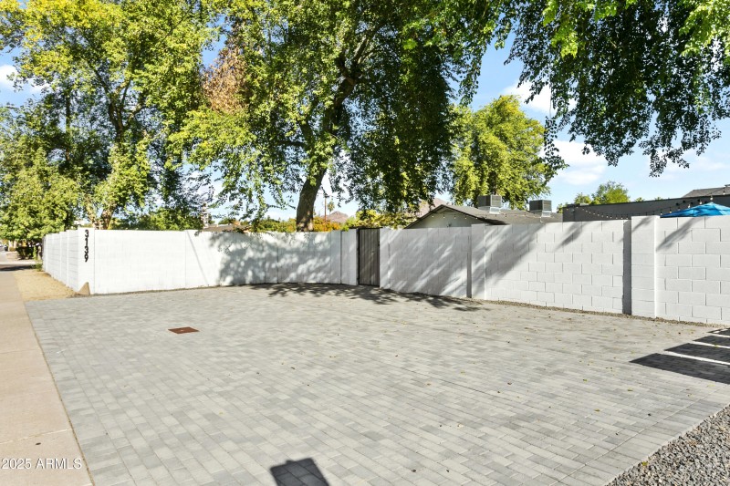 3139N40th138