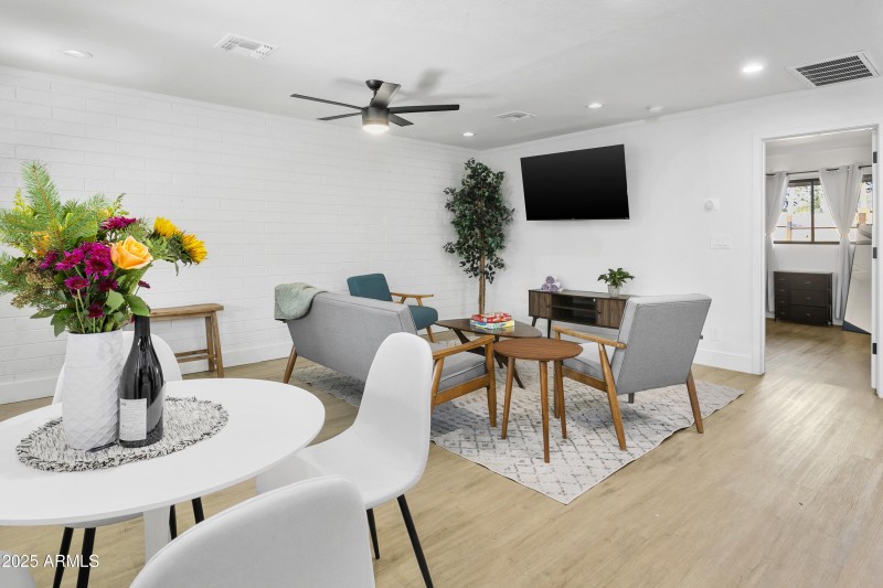 3139N40th103