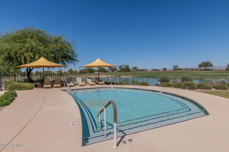 Sun City Outdoor Jacuzzi