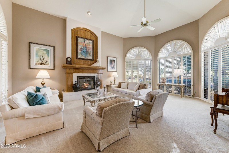 005_Living Room