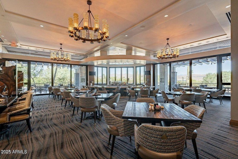 027_Box Bar Grille