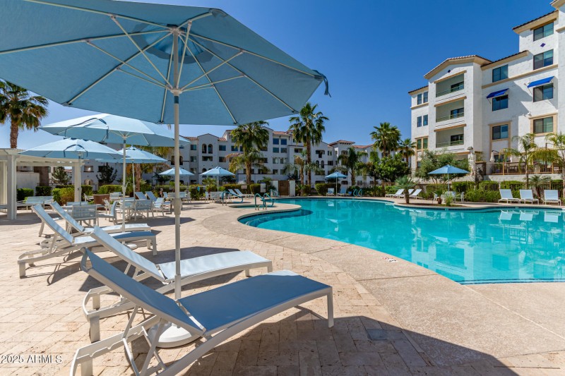 Cays New Pool View