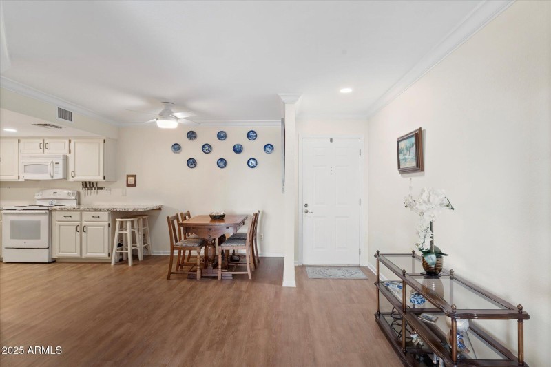 Dining/Entry