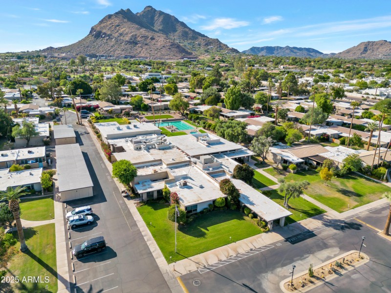 Scottsdale House - 40 Acres