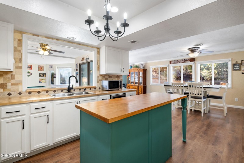 16-Kitchen (3)