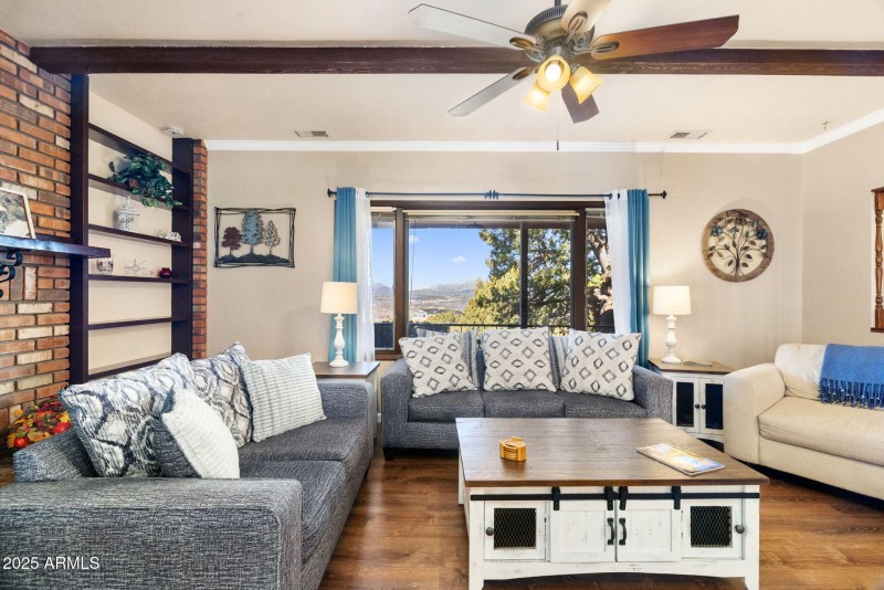 20-Living Room (7)