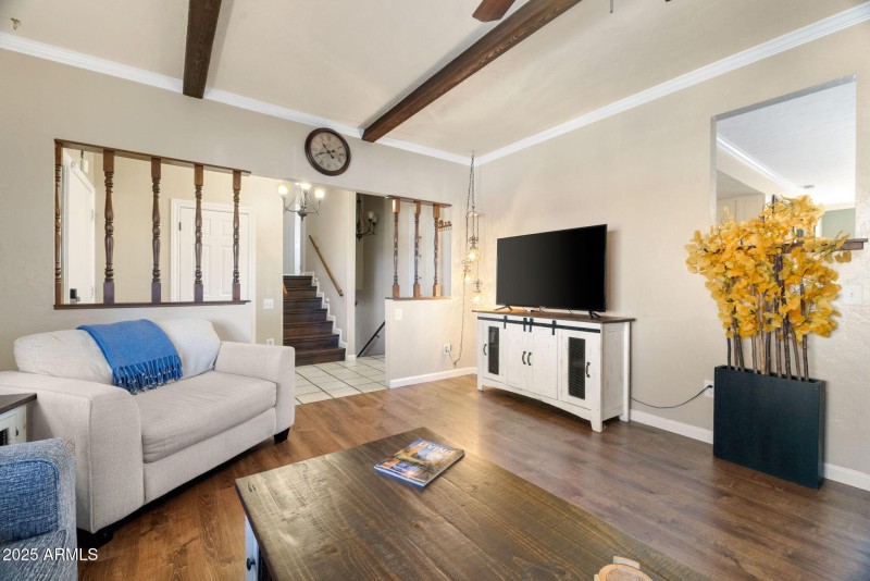 22-Living Room (6)