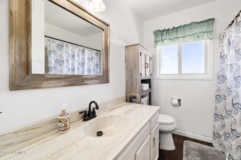30-Primary Bath (2)
