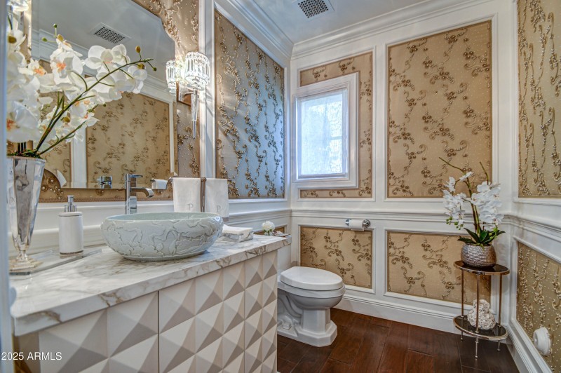 Half Bath #2-pic 2