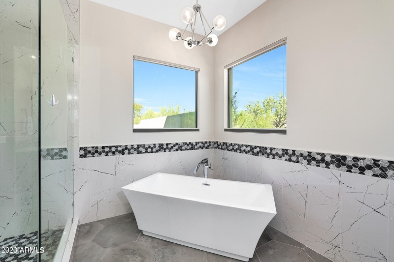Separate tub