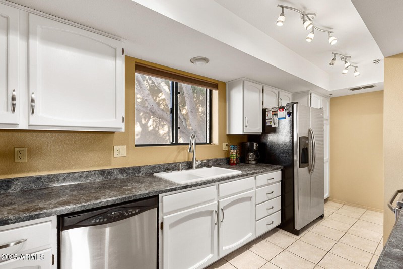 Kitchen is light & bright