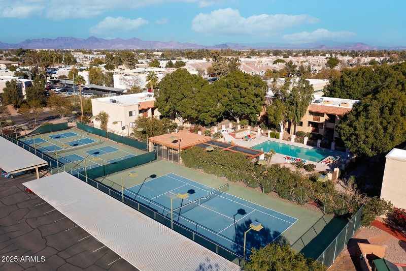 Tennis Courts & Pickle Ball