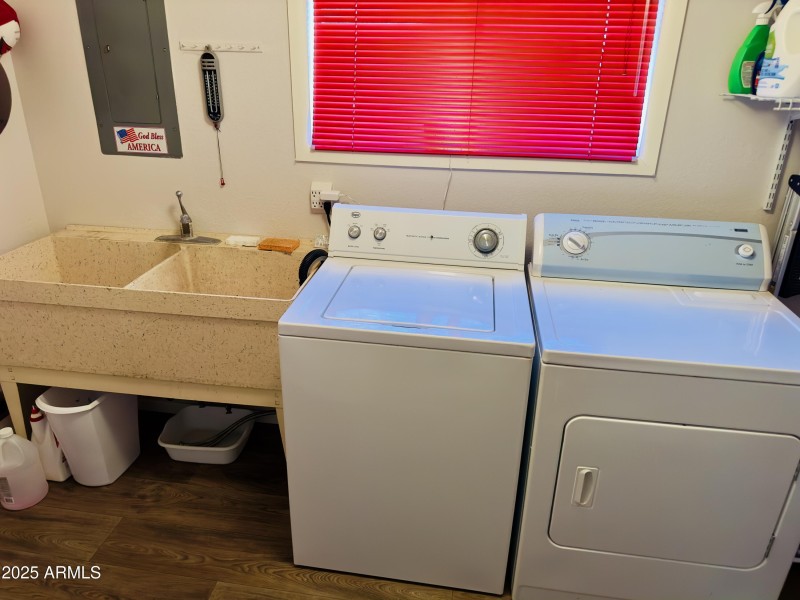 LAUNDRY UTILITY ROOM OFF KITCHEN