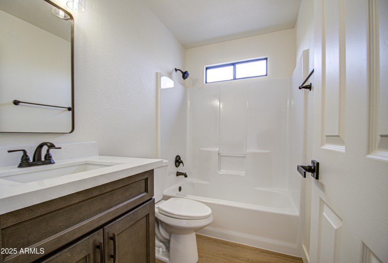 Bathroom 2-pic 1