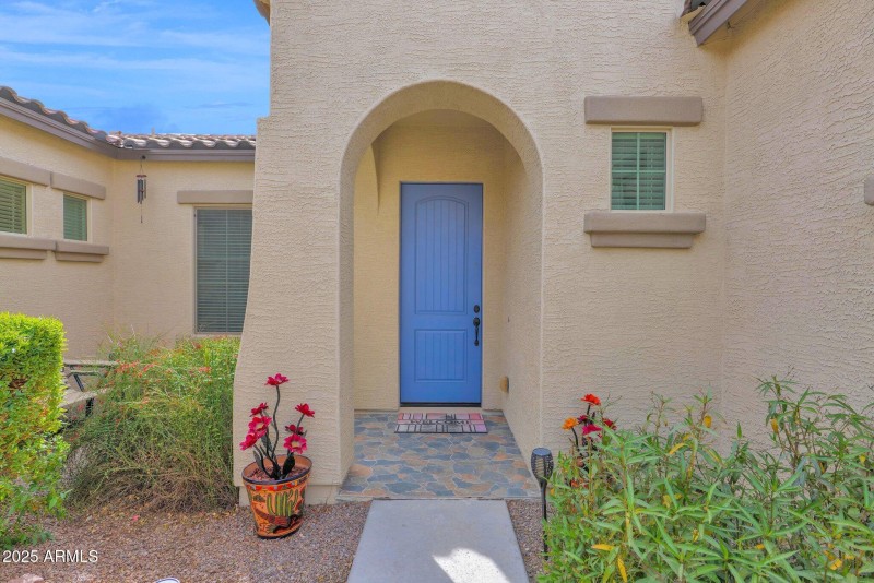 INVITING FRONT DOOR