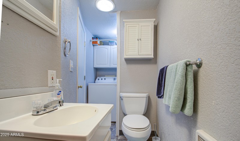 Bathroom 1-pic 2