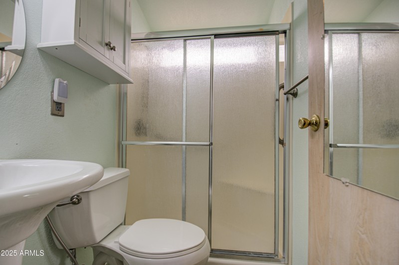 Bathroom 2-pic 1
