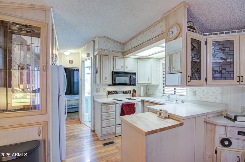 Kitchen 2
