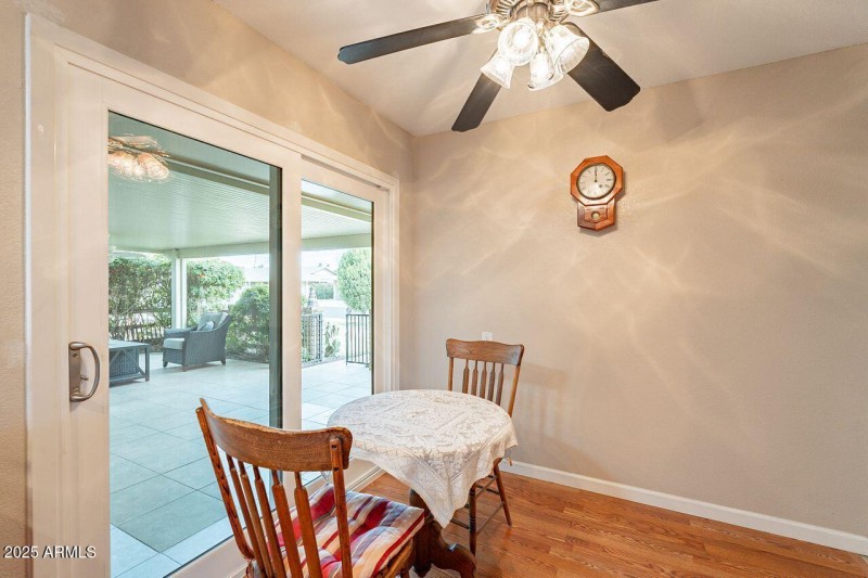 BREAKFAST AREA 1