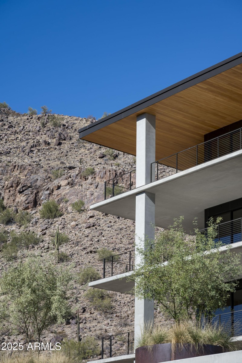 Ascent Phoenician Unit210-46