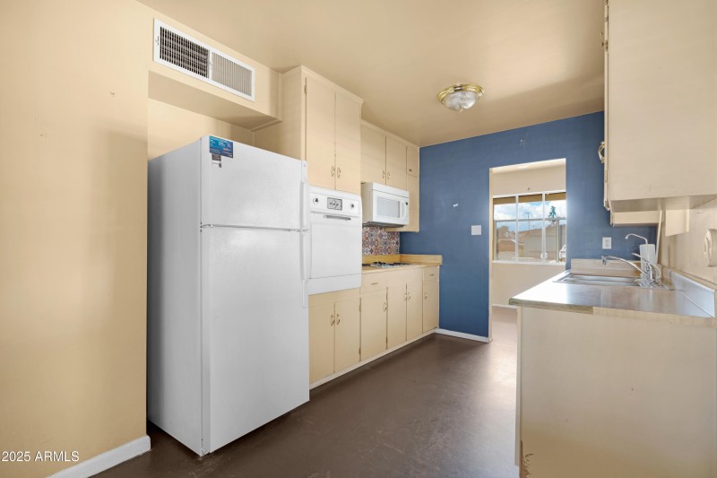Kitchen 1