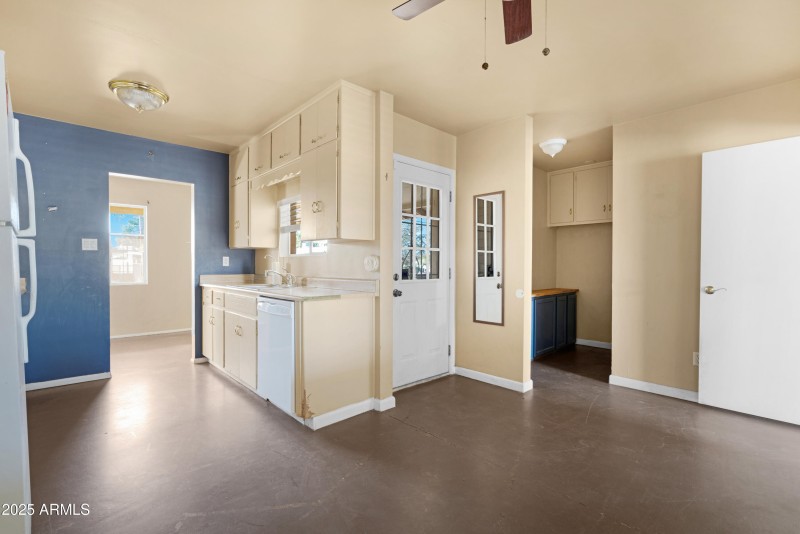 Kitchen 6