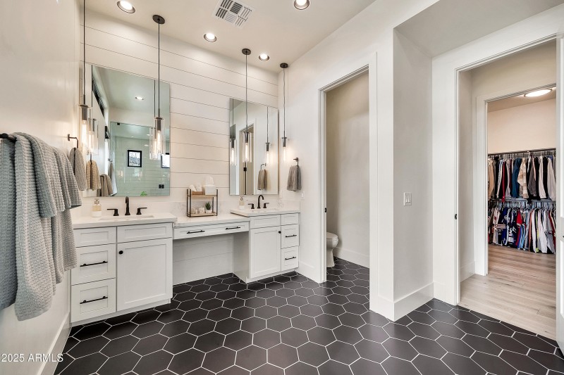 3964 E Penedes Dr-25