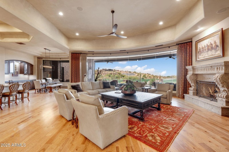 9161 E SUPERSTITION MOUNTAIN Drive