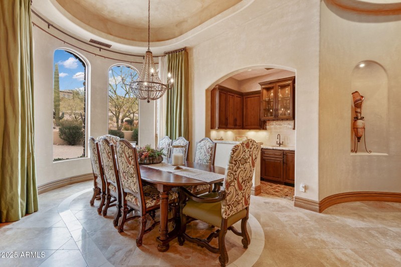 9161 E SUPERSTITION MOUNTAIN Drive