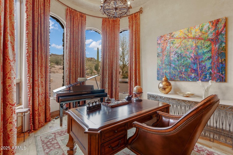 9161 E SUPERSTITION MOUNTAIN Drive