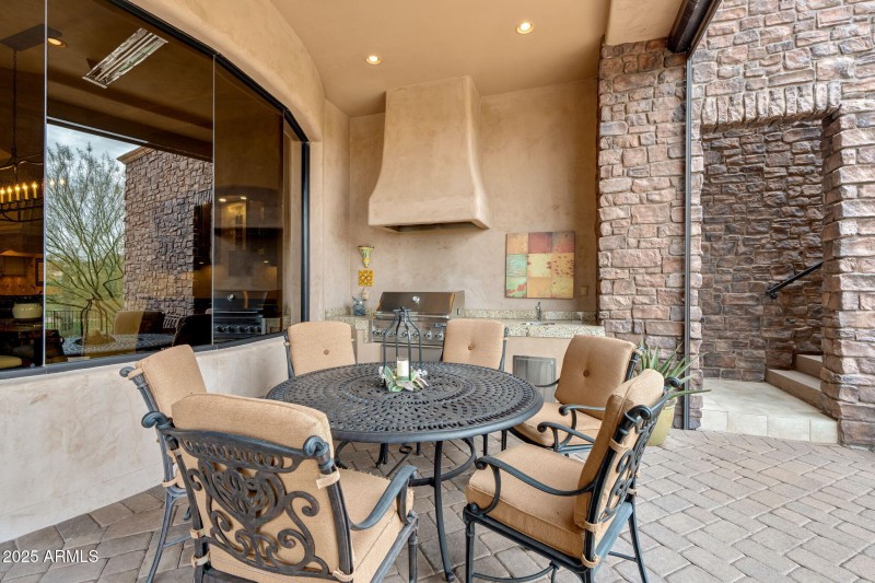 9161 E SUPERSTITION MOUNTAIN Drive
