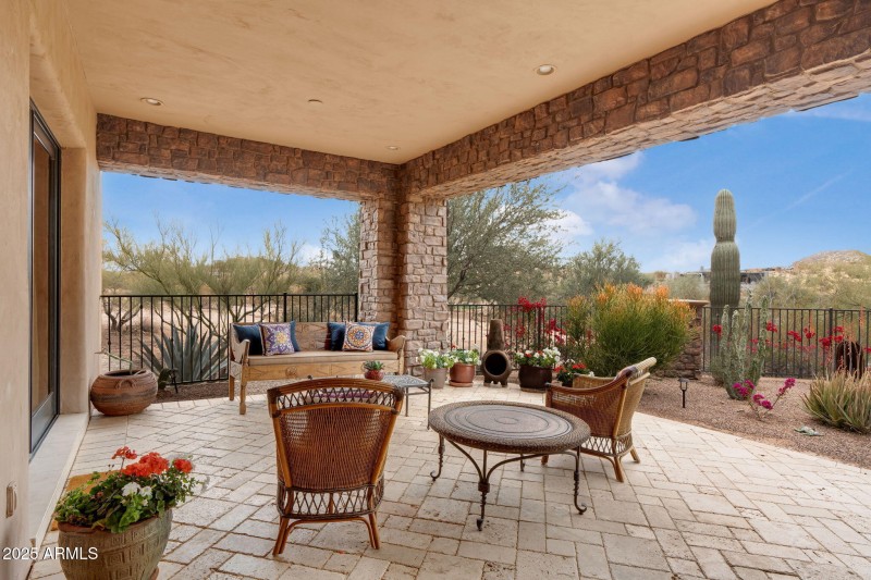 9161 E SUPERSTITION MOUNTAIN Drive