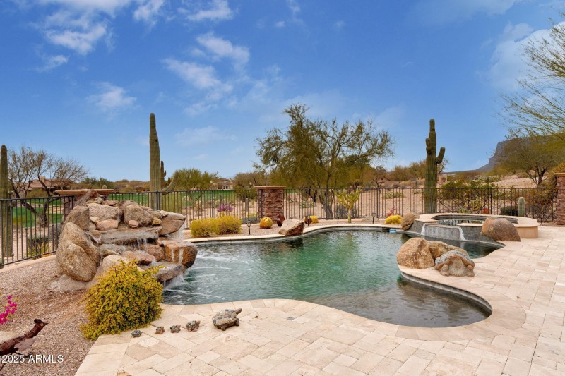 9161 E SUPERSTITION MOUNTAIN Drive