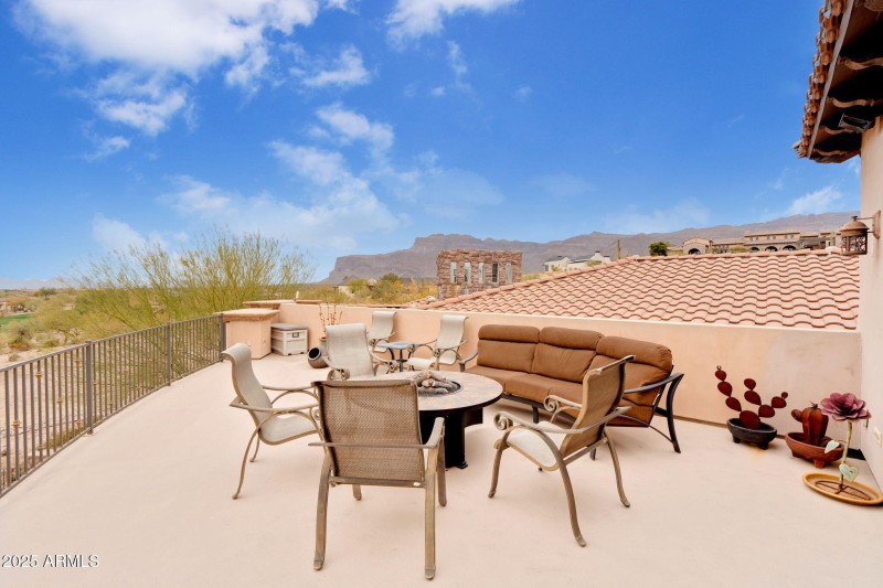 9161 E SUPERSTITION MOUNTAIN Drive
