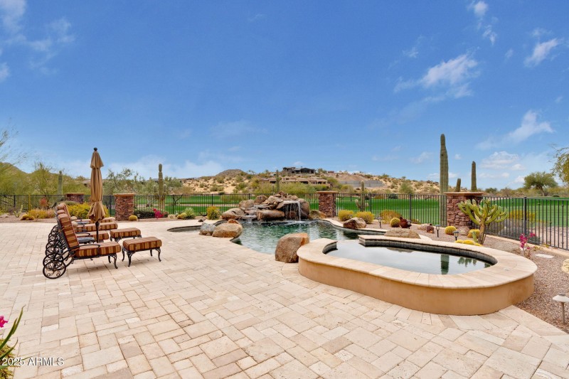 9161 E SUPERSTITION MOUNTAIN Drive