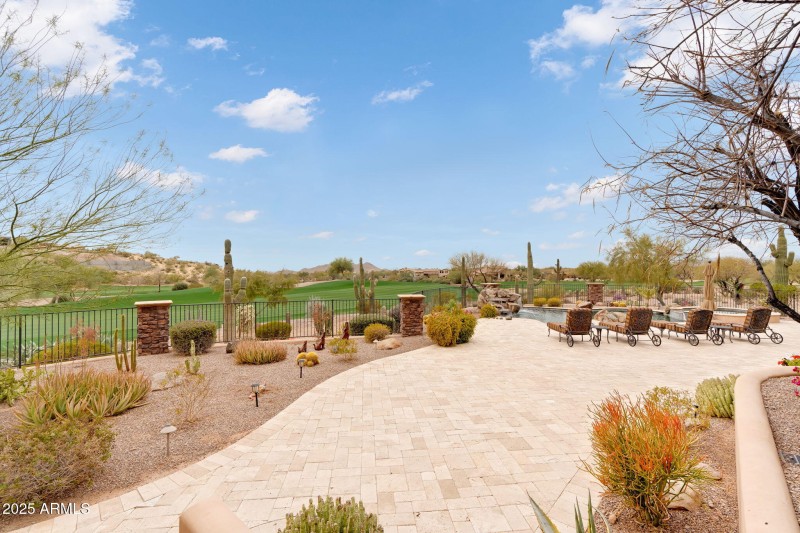 9161 E SUPERSTITION MOUNTAIN Drive