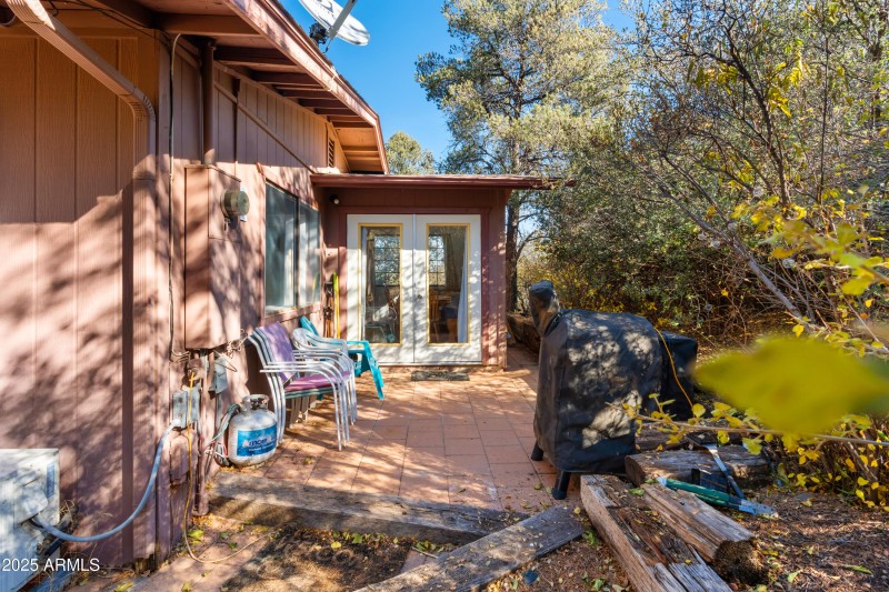 017_Side Patio