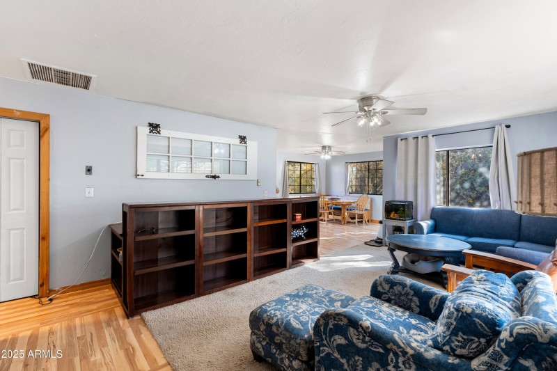 004_Living Room