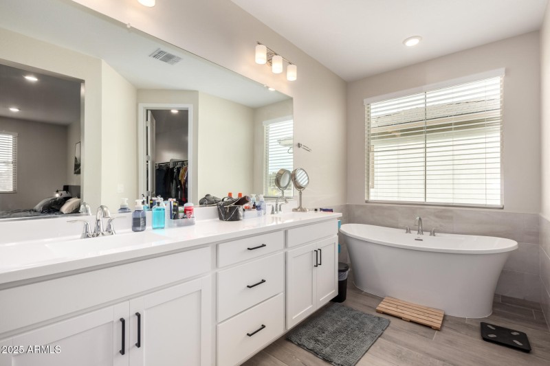 Primary bath